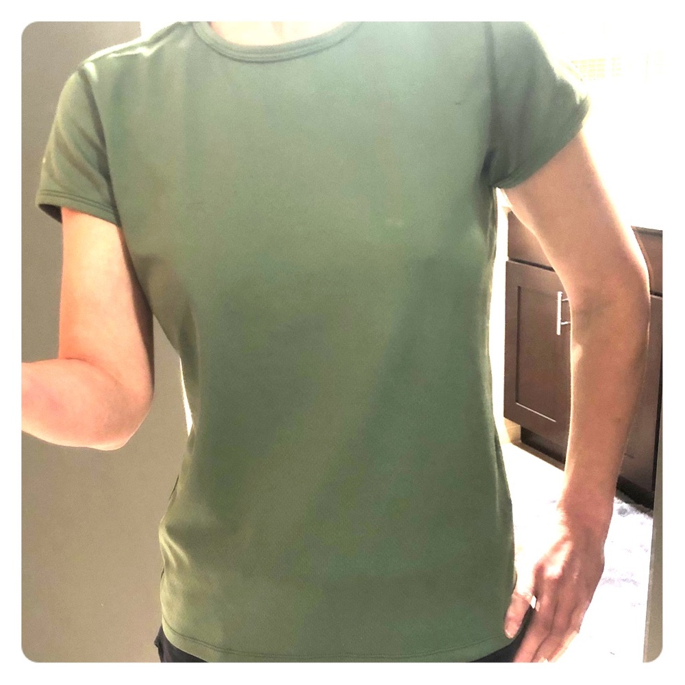 Athletic sweat wicking t-shirt